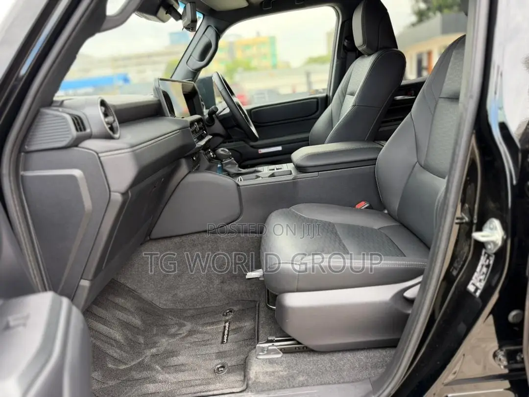New Toyota Land Cruiser Prado 2.8 2025 Black