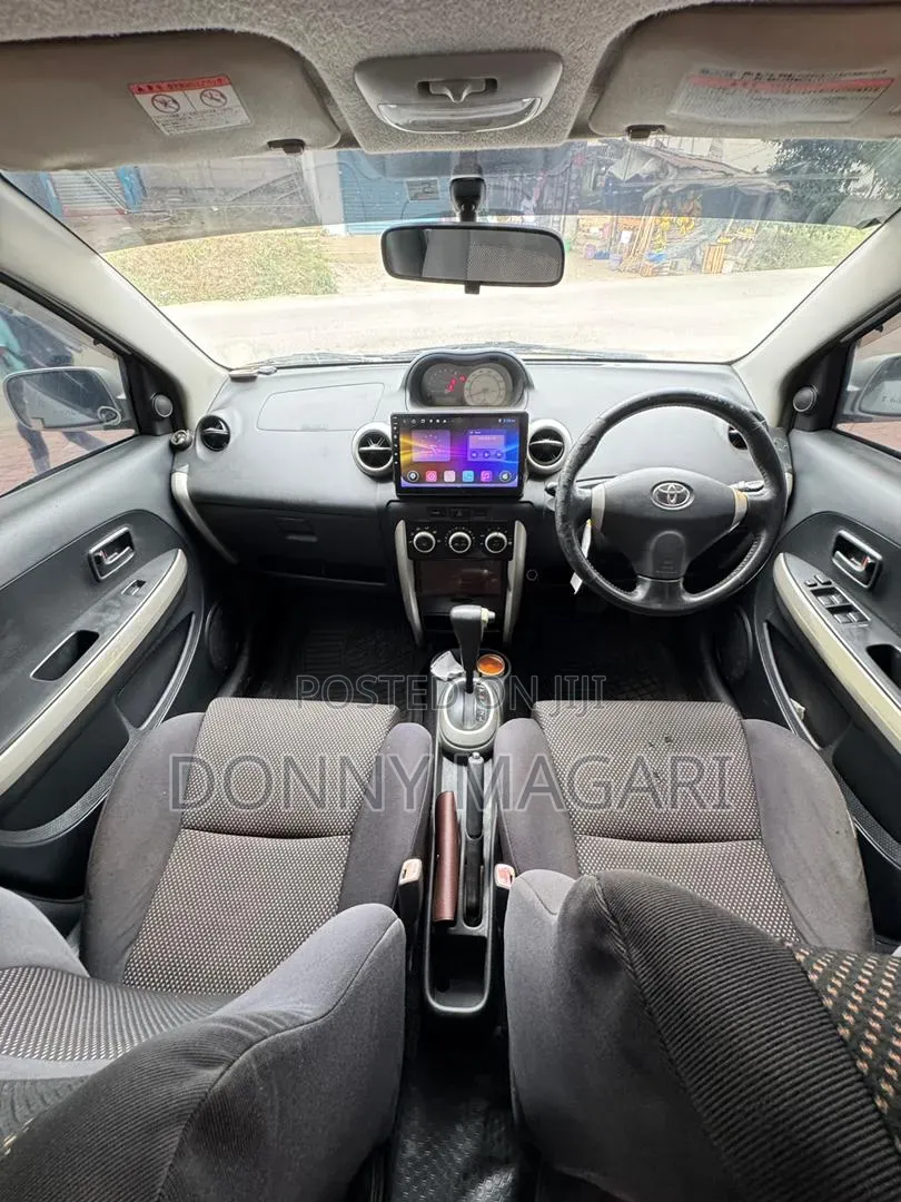 Toyota IST 2004 Silver