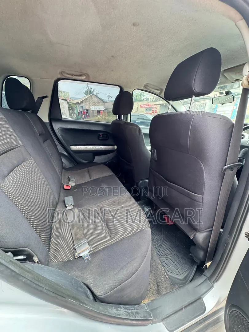 Toyota IST 2004 Silver