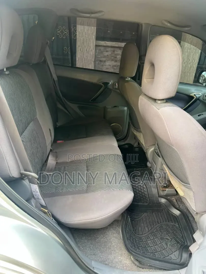 Toyota RAV4 2005 Silver