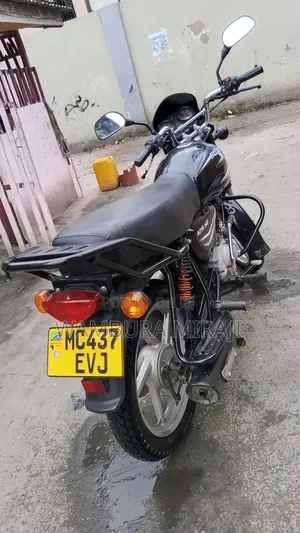 New Bajaj Boxer 125 2025 Black