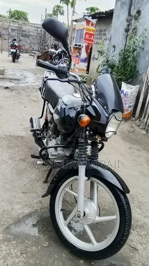 New Bajaj Boxer 125 2025 Black