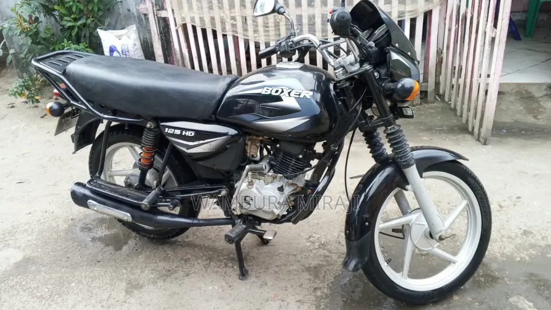 New Bajaj Boxer 125 2025 Black