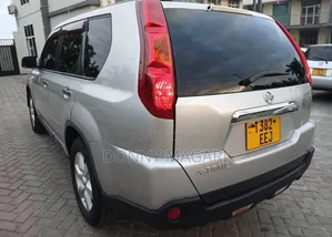 Nissan X-Trail 2010 Silver