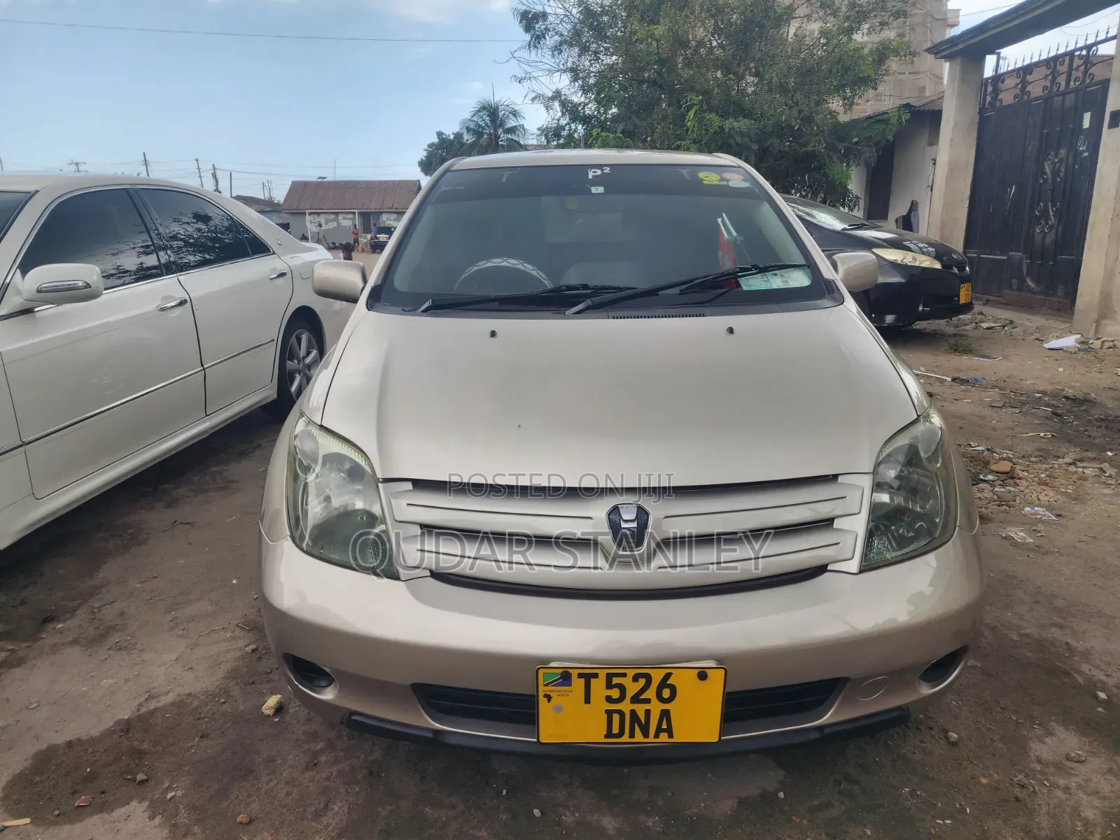 Toyota IST 2004 Beige