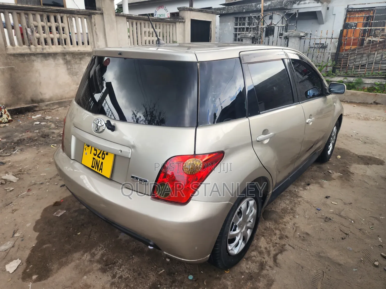 Toyota IST 2004 Beige