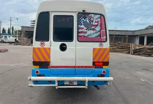 Mitsubishi Fuso Rosa 2000 White