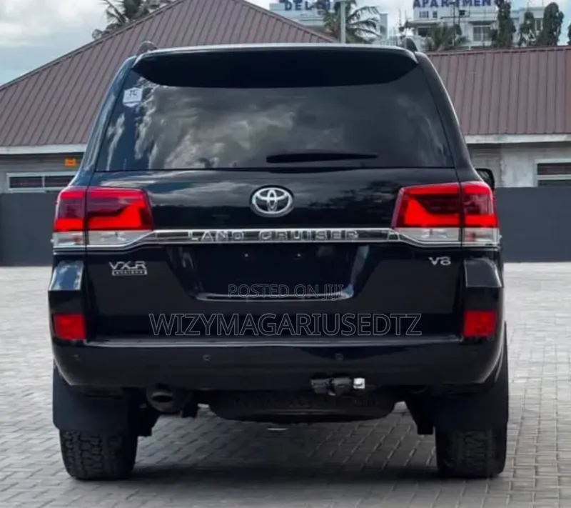 Toyota Land Cruiser 2021 Burgundy
