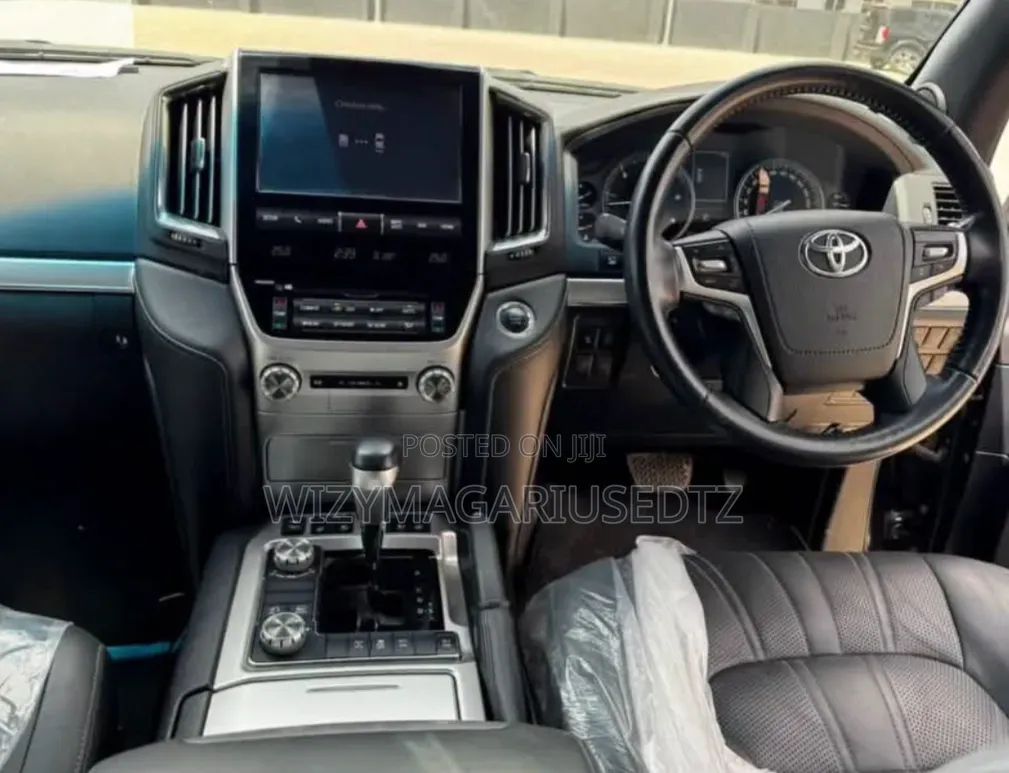 Toyota Land Cruiser 2021 Burgundy