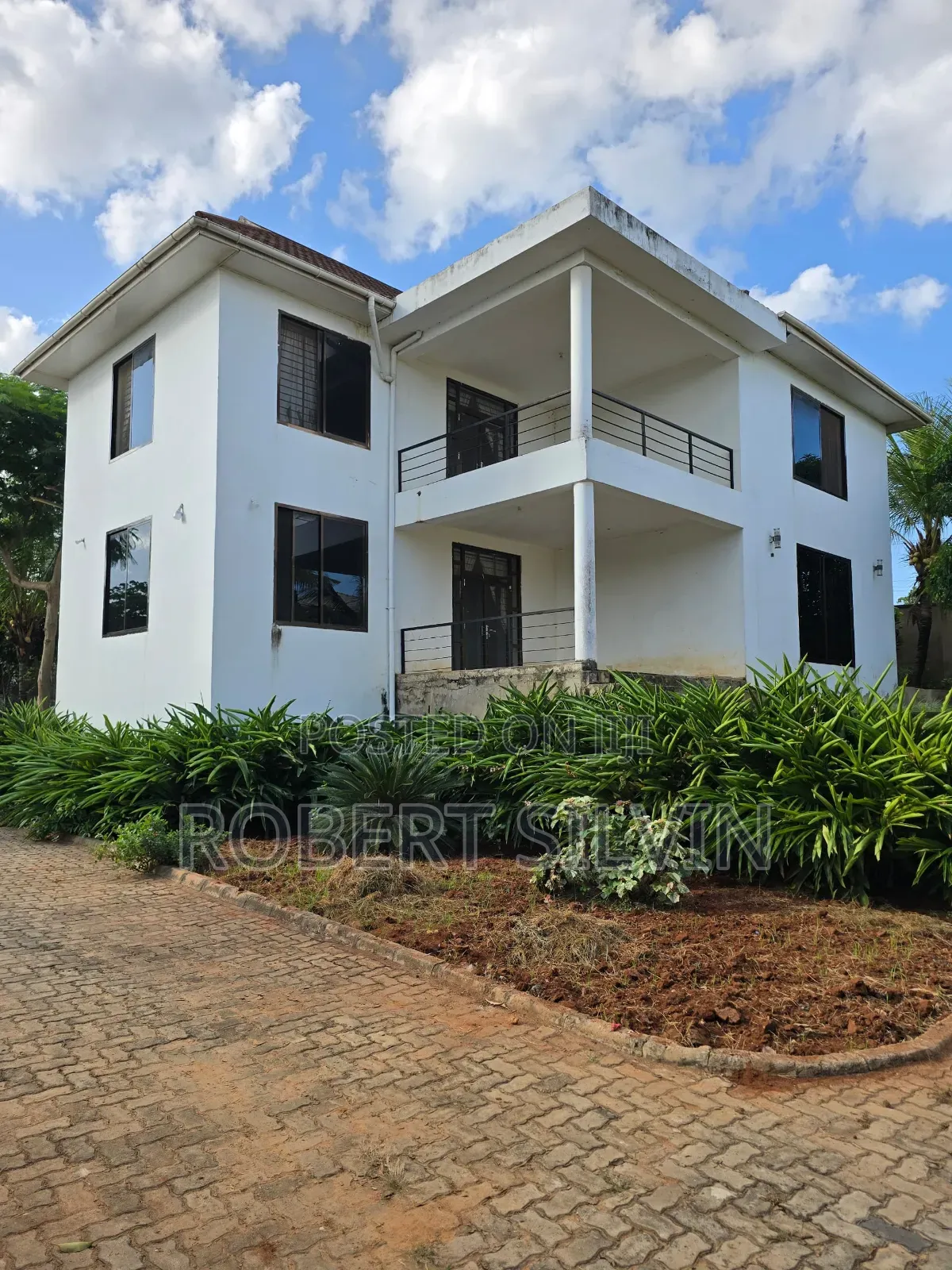 Furnished 4bdrm House in Robert_Masoko_Tz, Kinondoni for sale