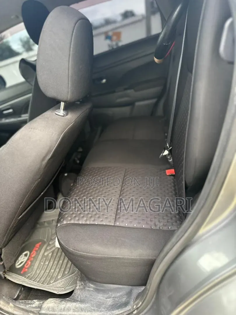 Mitsubishi RVR 2010 Gray