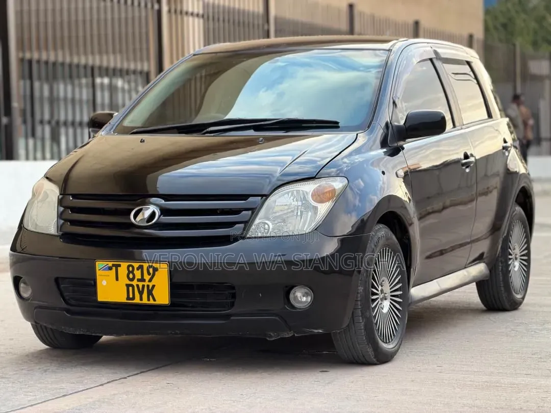 Toyota IST 2004 Black
