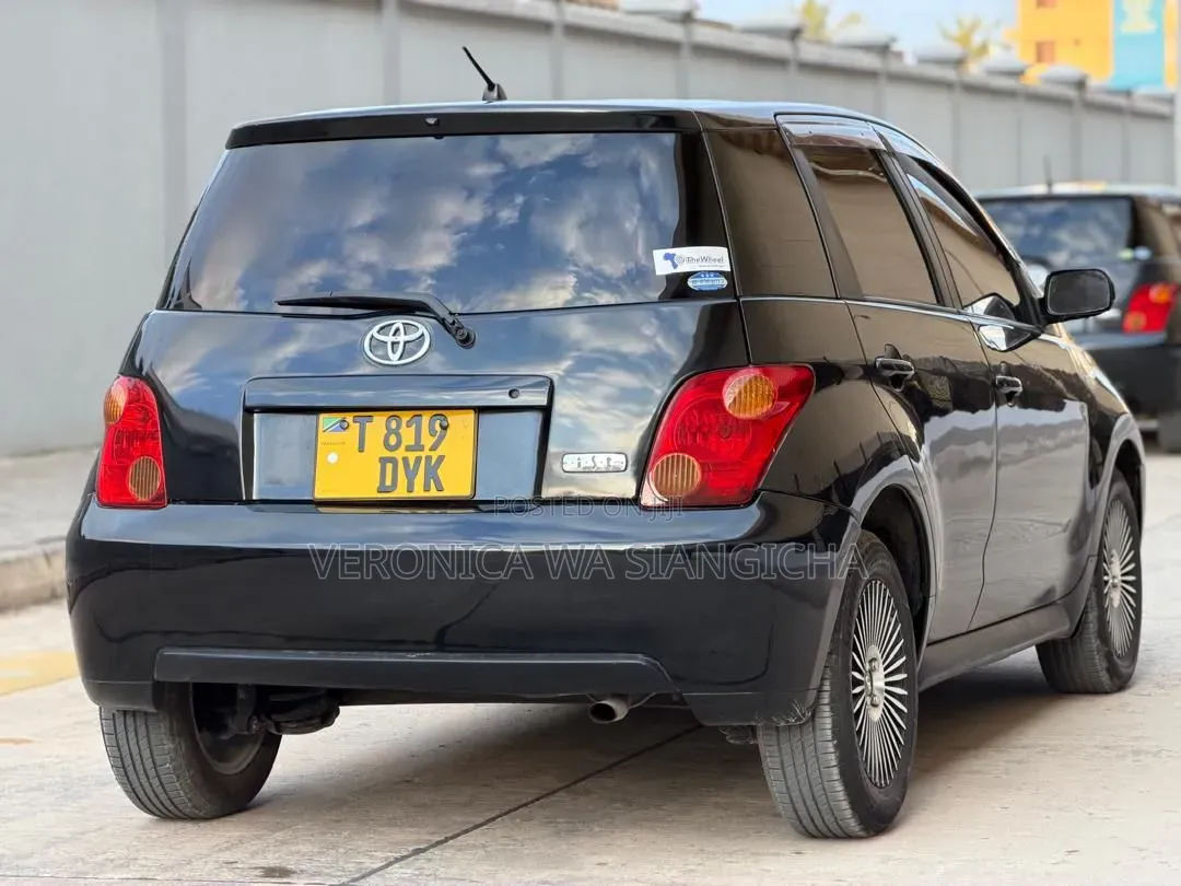 Toyota IST 2004 Black