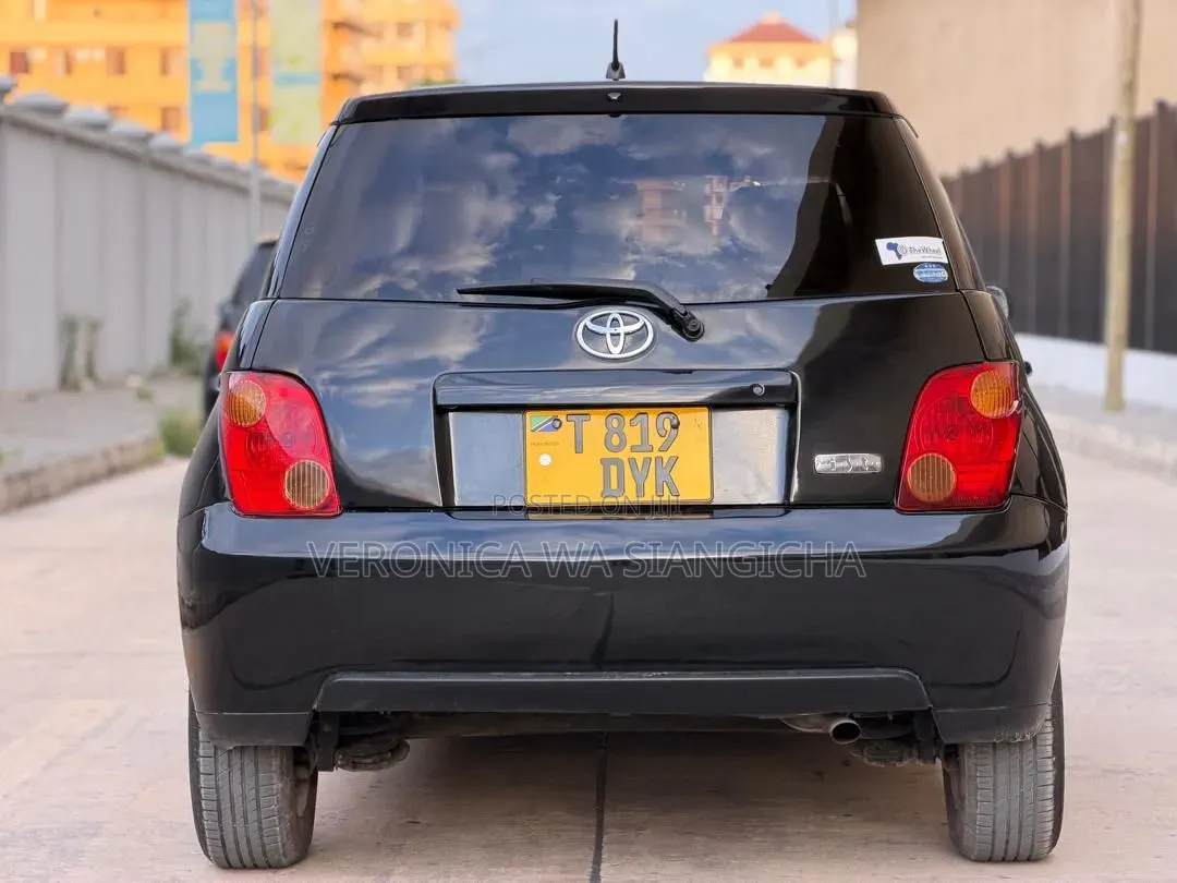 Toyota IST 2004 Black