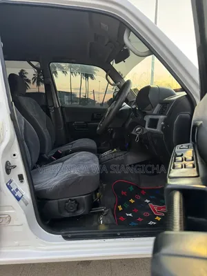 Mitsubishi Pajero 2001 Silver