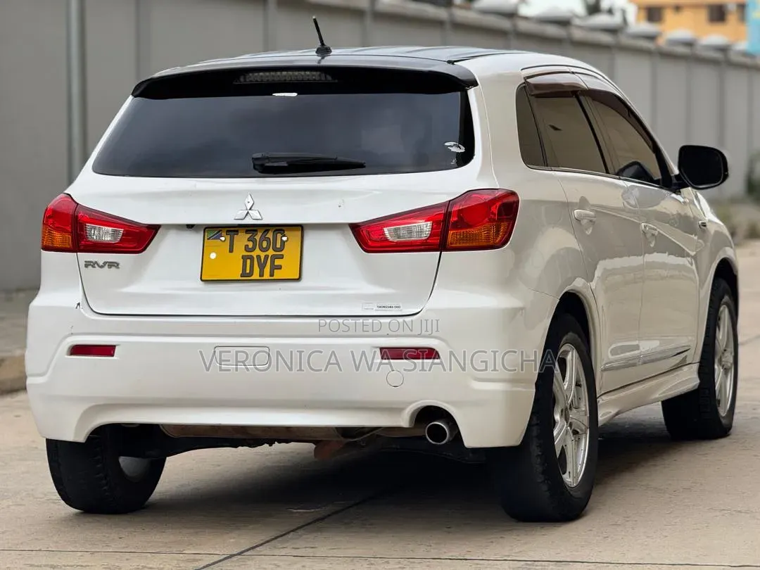 Mitsubishi RVR 2010 White