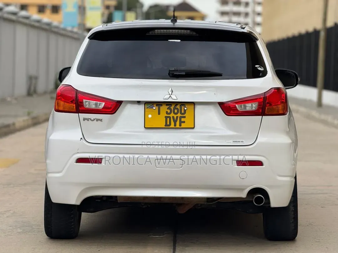 Mitsubishi RVR 2010 White