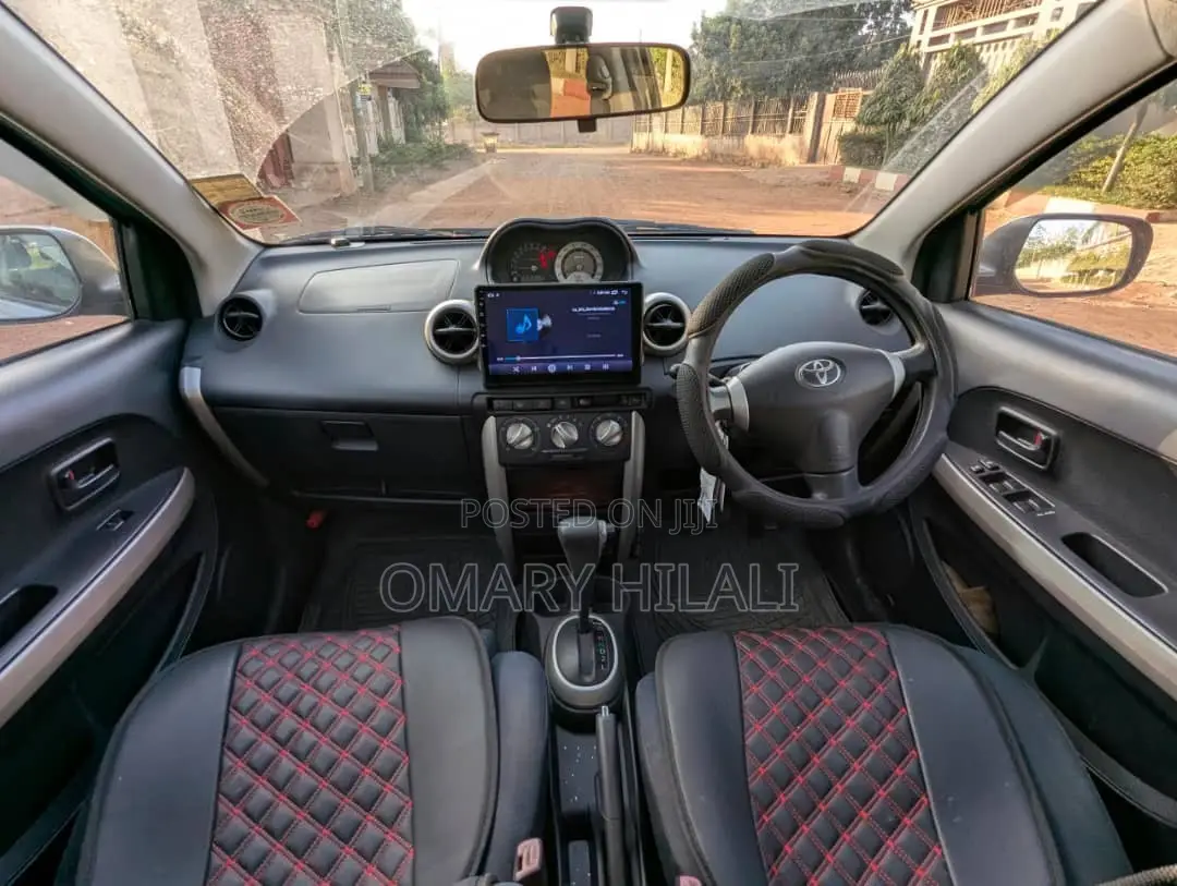 Toyota IST 2004 Silver