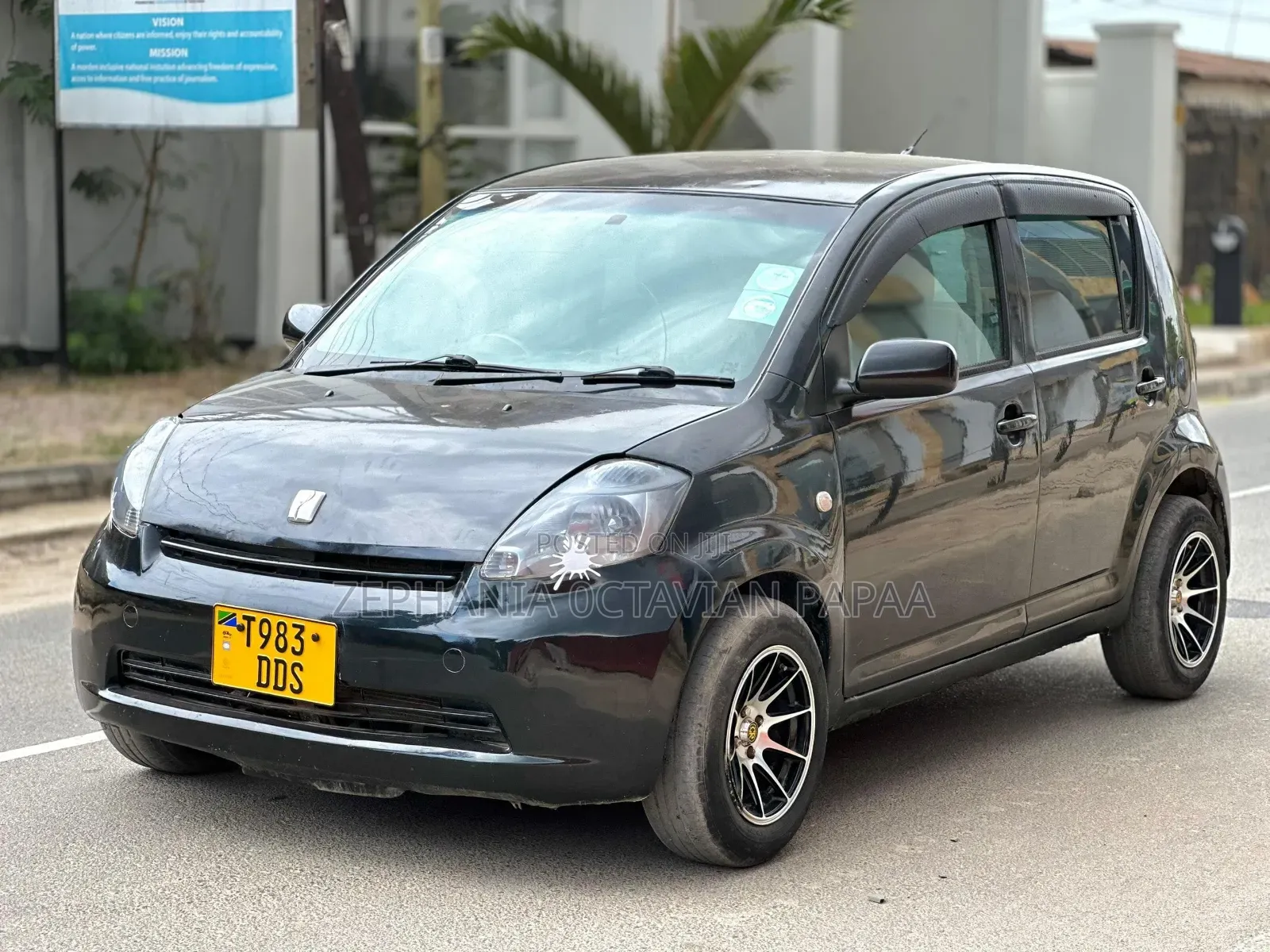 Toyota Passo 2004 Black