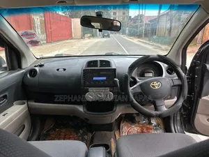 Toyota Passo 2004 Black
