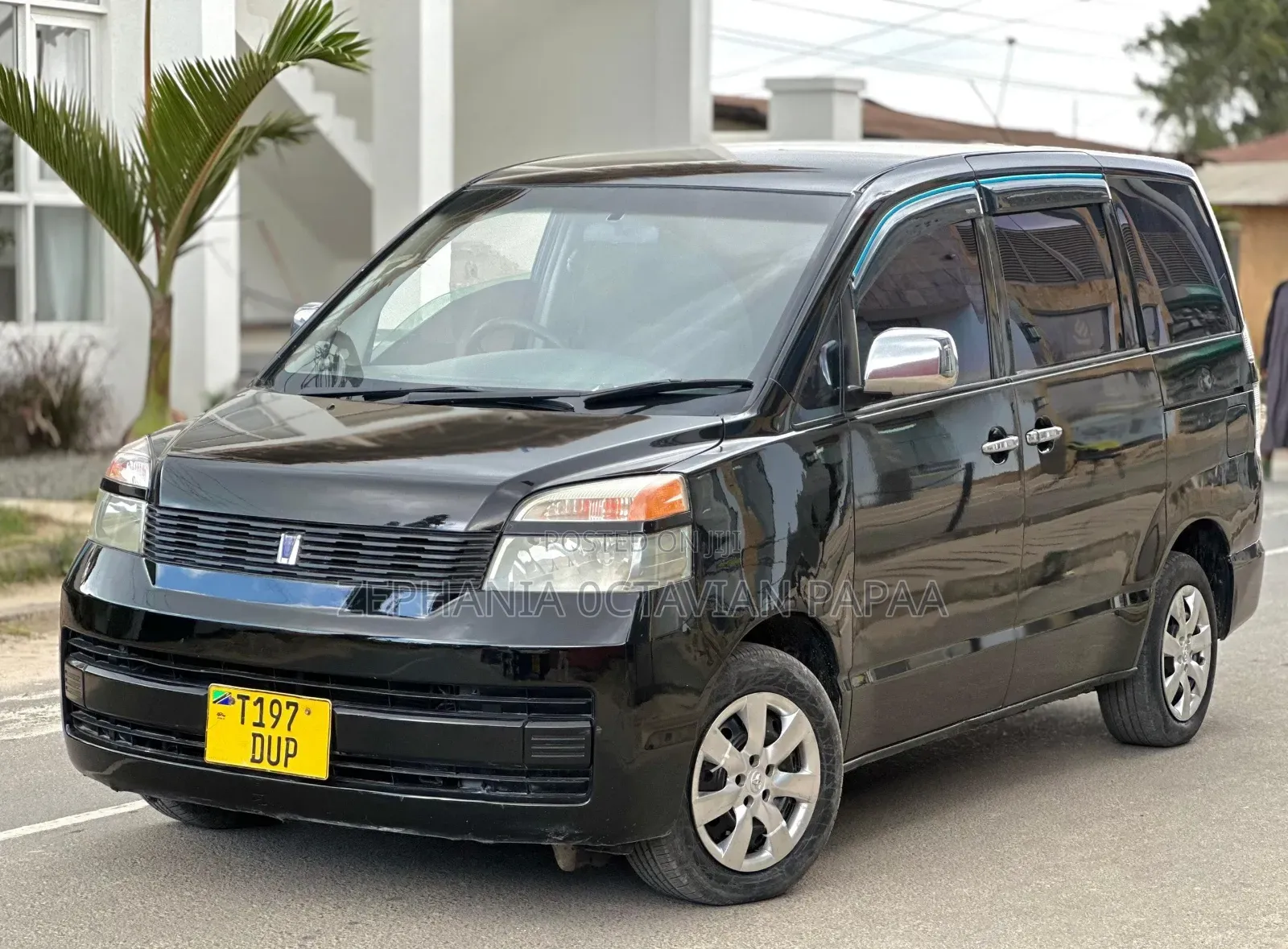 Toyota Noah 2005 Black