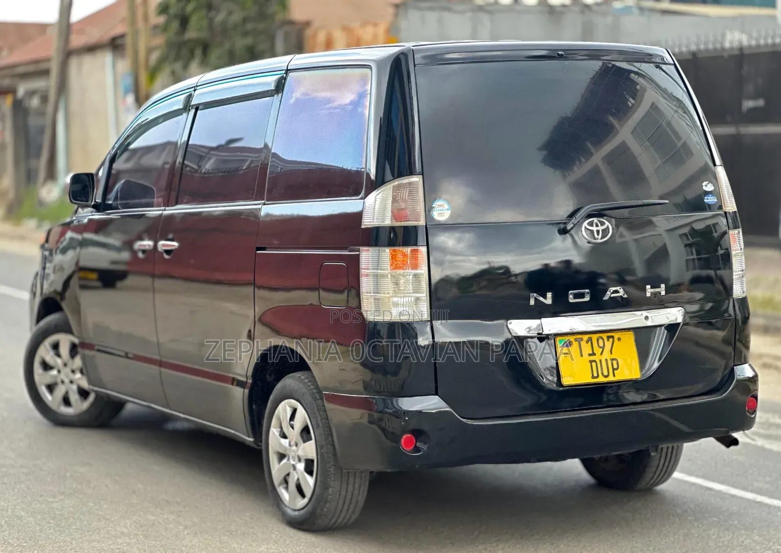 Toyota Noah 2005 Black