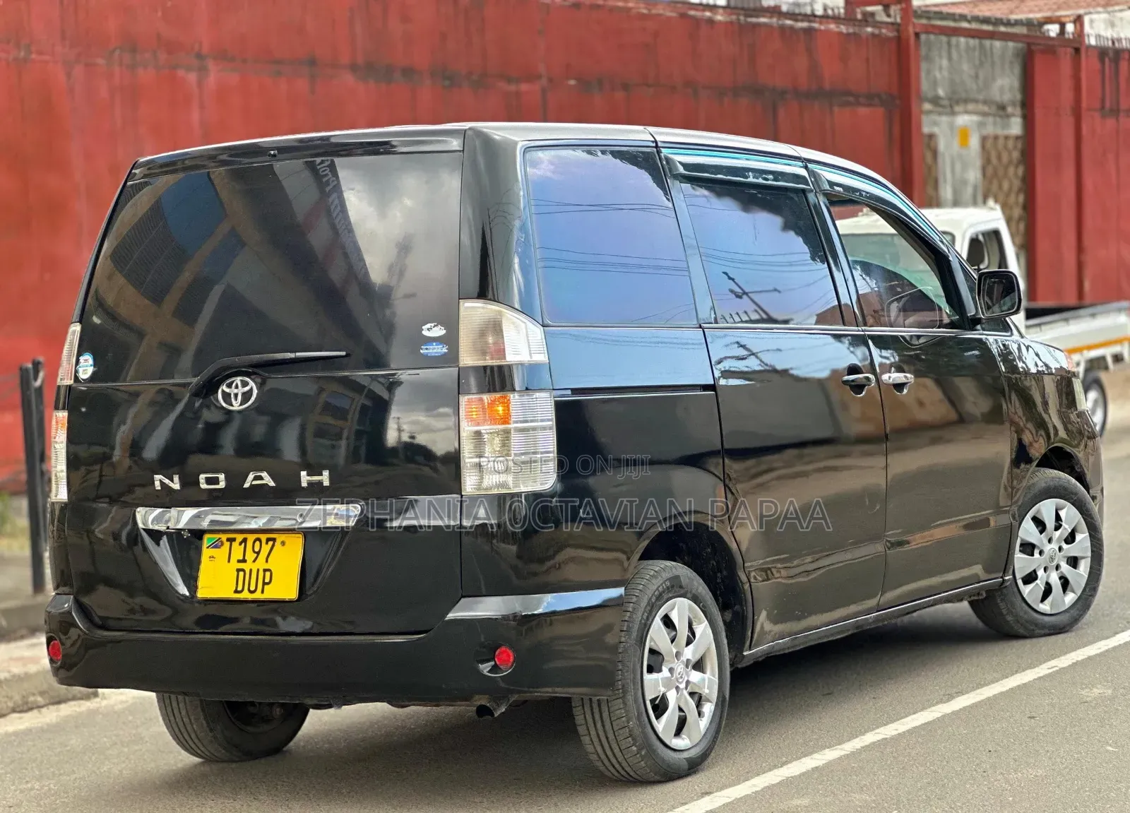 Toyota Noah 2005 Black