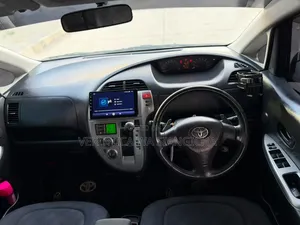 Toyota Ractis 2007