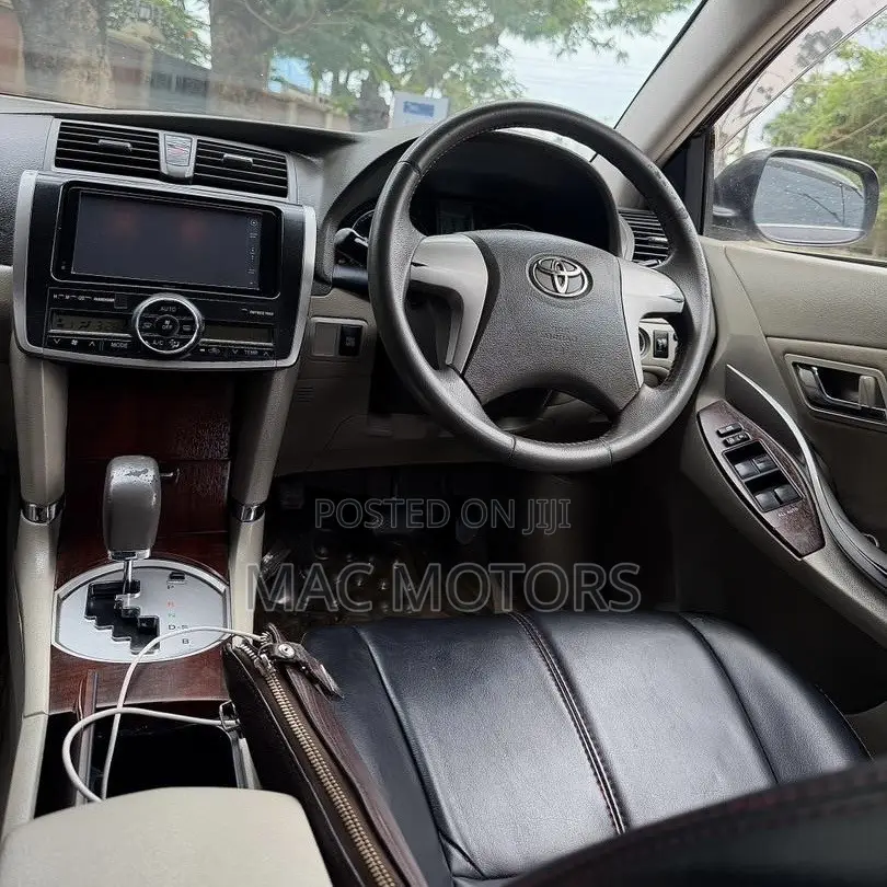 Toyota Premio 1.8 FWD 2012 Burgundy