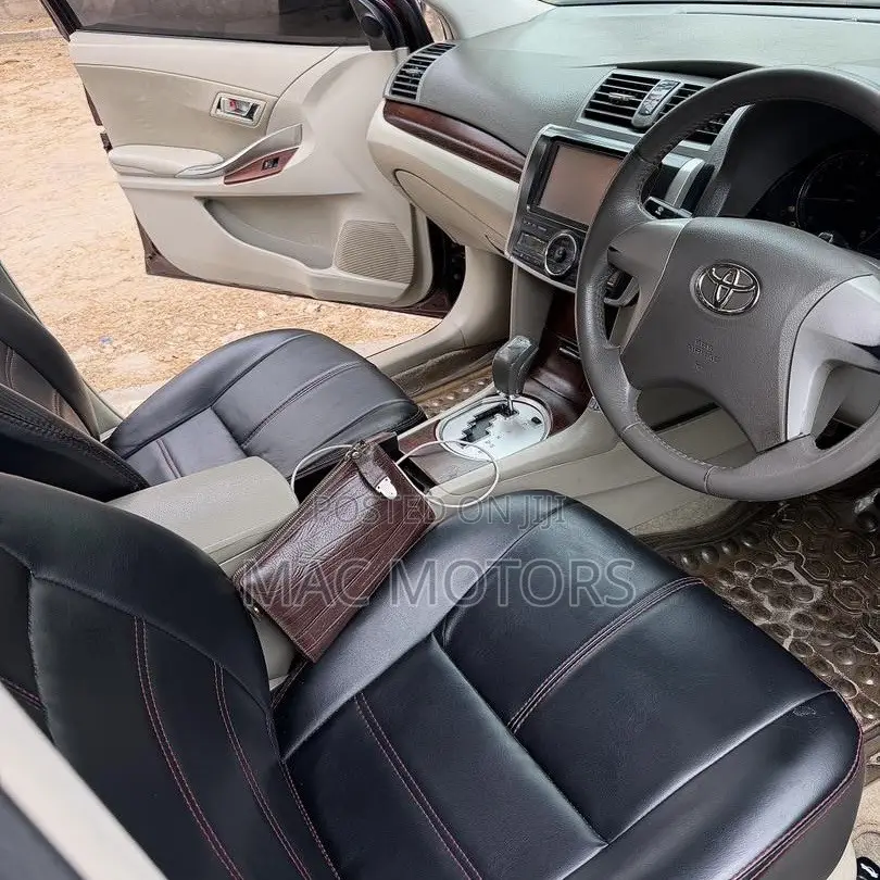 Toyota Premio 1.8 FWD 2012 Burgundy