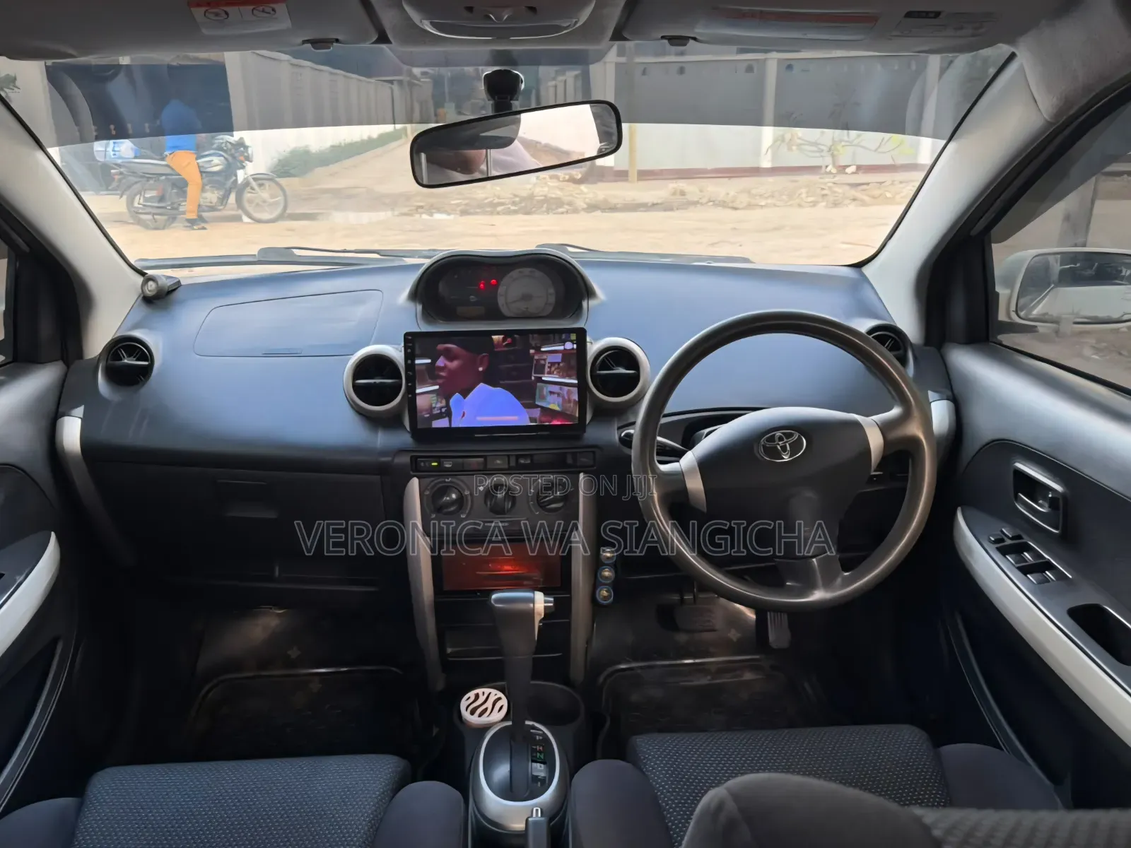 Toyota IST 2005