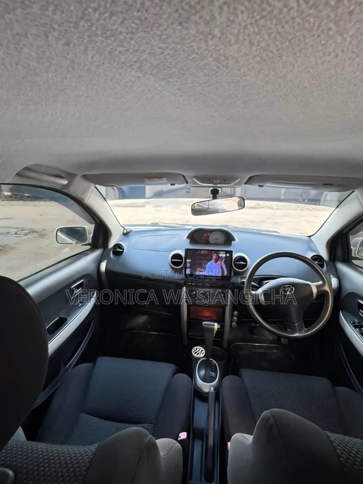 Toyota IST 2005