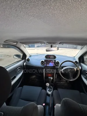 Toyota IST 2005