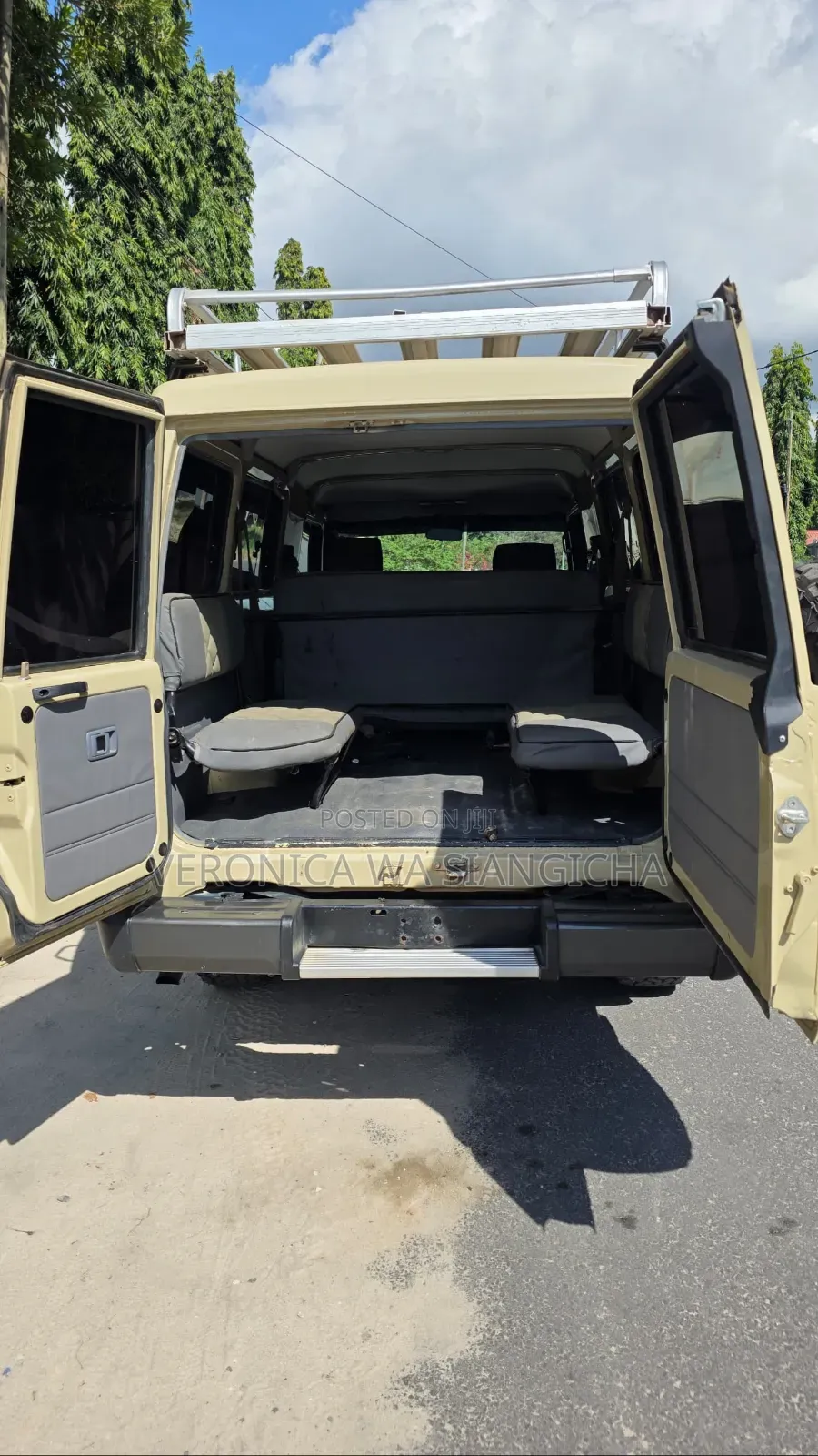 Toyota Land Cruiser 2010
