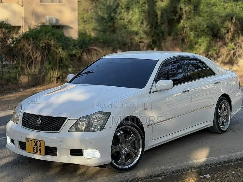 Toyota Crown 2006 White