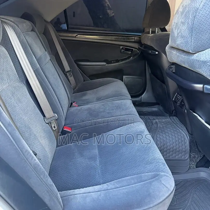 Toyota Crown 2006 White