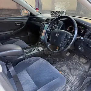 Toyota Crown 2006 White