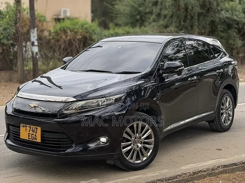 Toyota Harrier 2.0 2014 Black