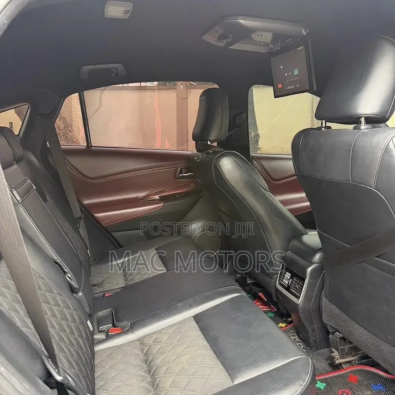 Toyota Harrier 2.0 2014 Black