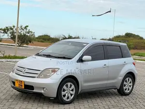 Toyota IST 2003 Silver