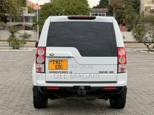 Land Rover Discovery 2011 White
