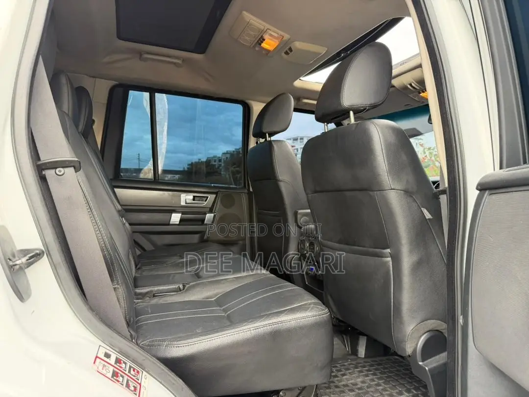 Land Rover Discovery 2011 White