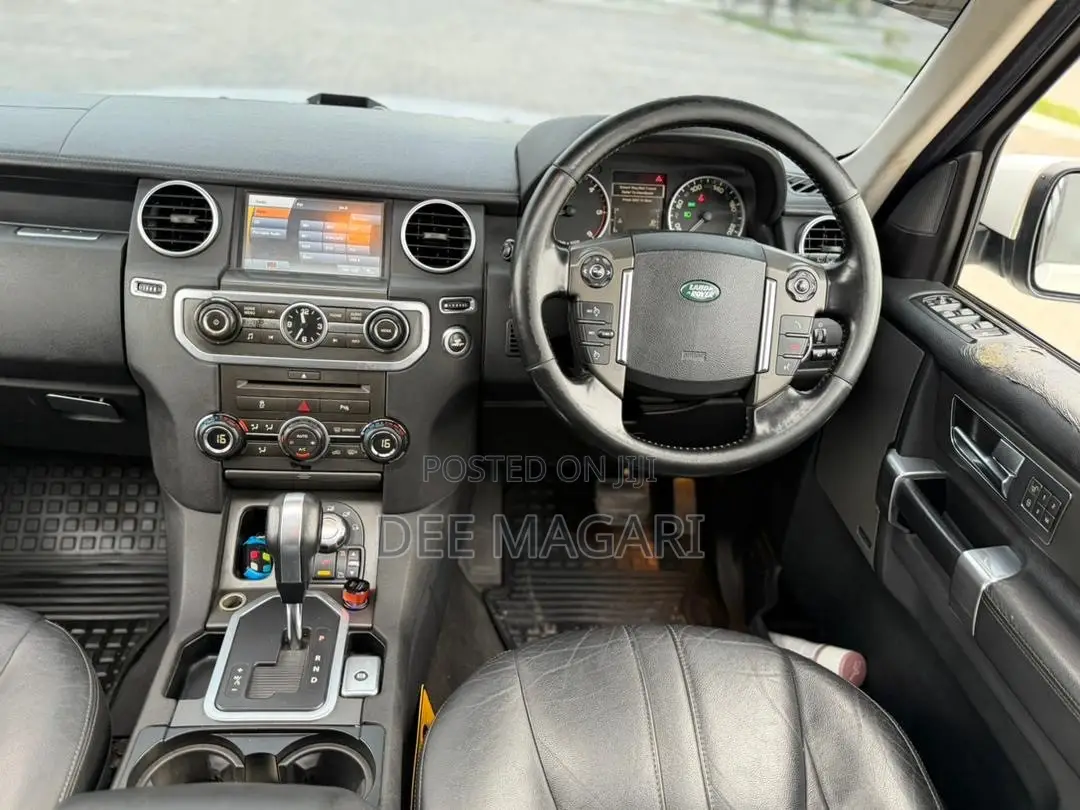 Land Rover Discovery 2011 White