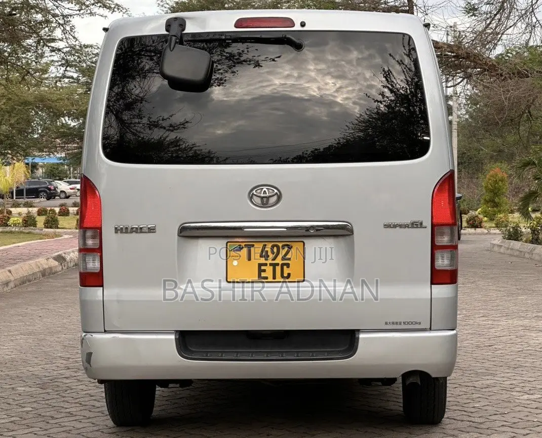Toyota HiAce 2009 Silver