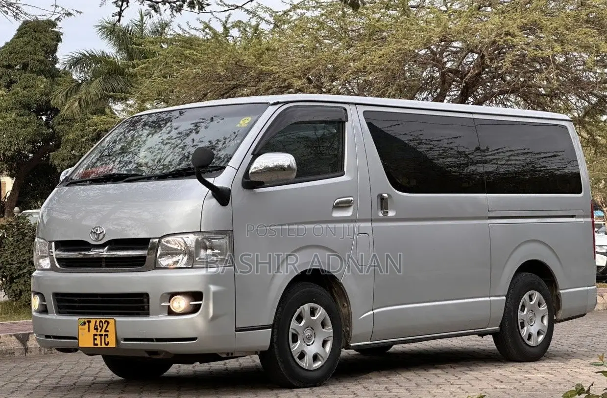 Toyota HiAce 2009 Silver