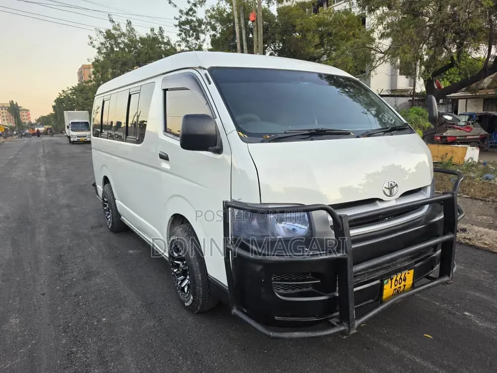 Toyota HiAce 2008 White
