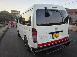 Toyota HiAce 2008 White