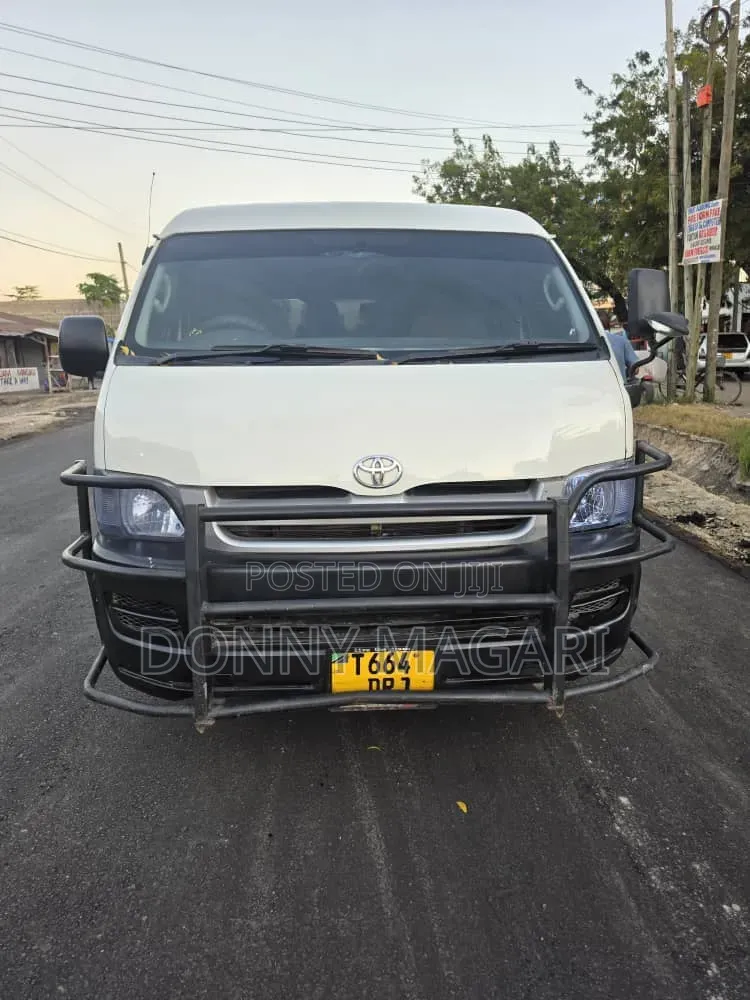 Toyota HiAce 2008 White