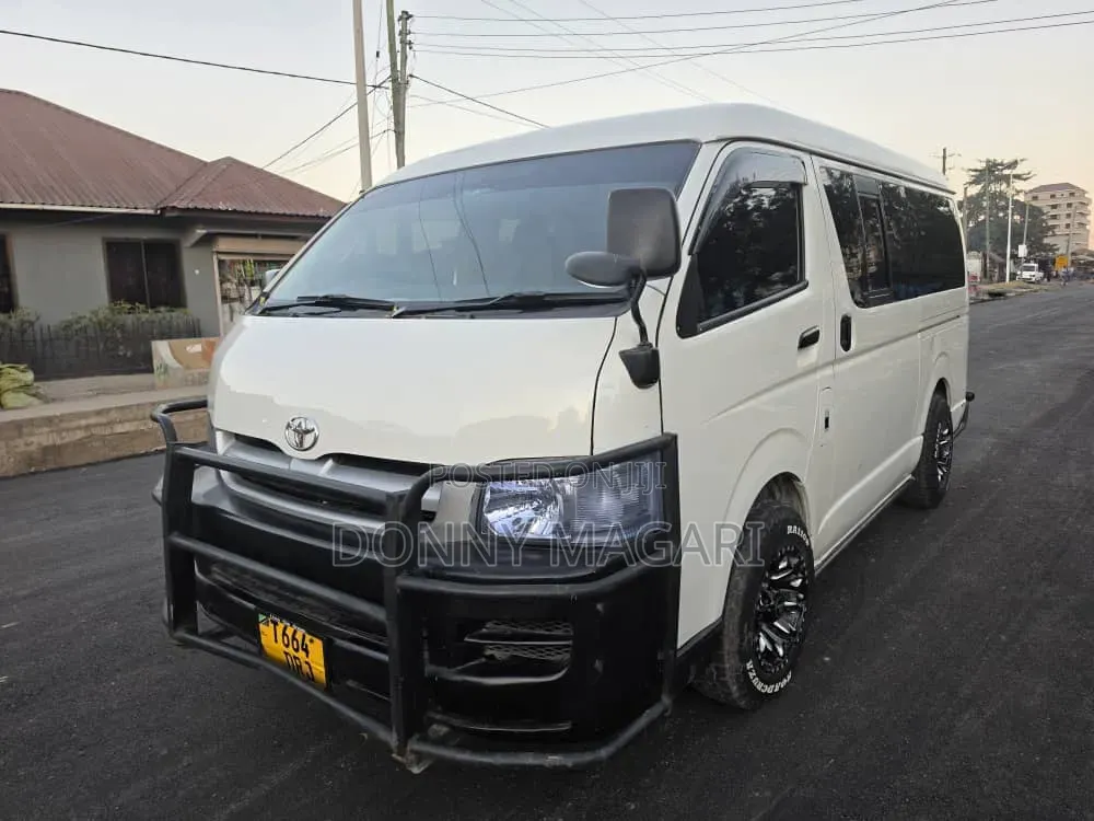 Toyota HiAce 2008 White