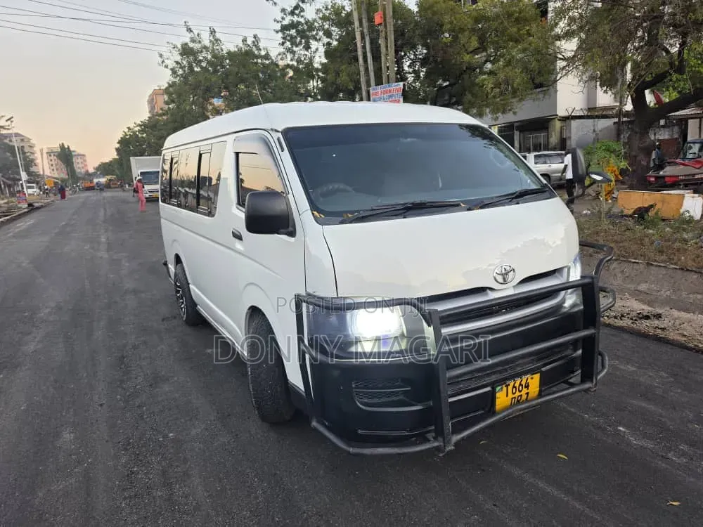 Toyota HiAce 2008 White